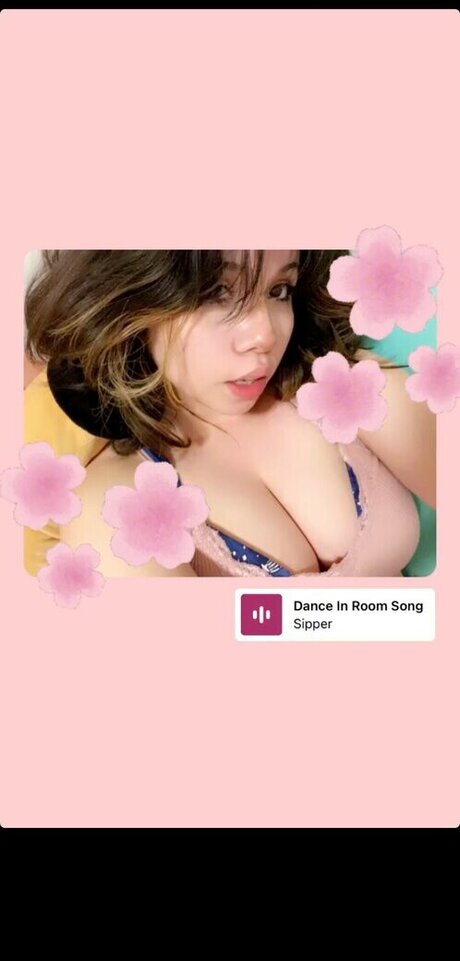 backseatloversenthusiast erotic model photo