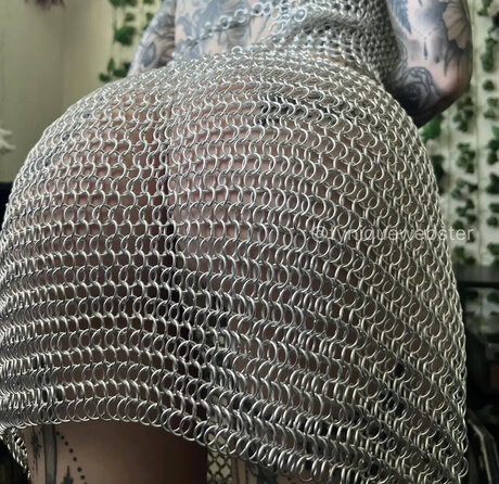 Tyniquewebster star erotic archive