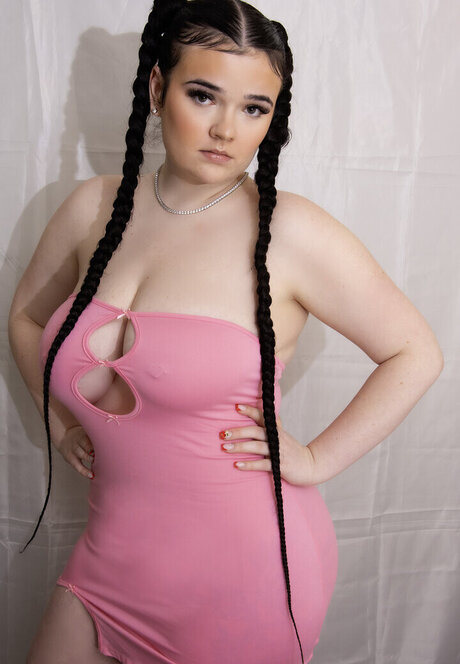 Katieexo134 pornographic model pic