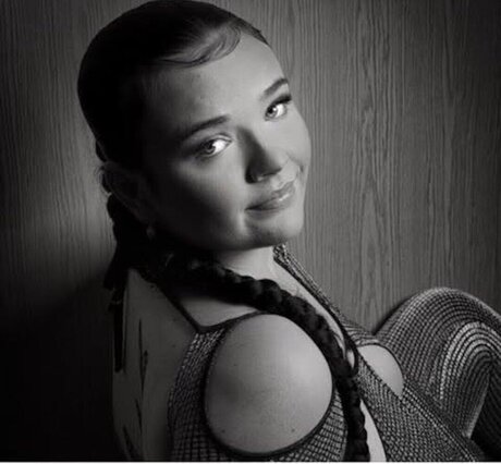 Katieexo134 model sex photo