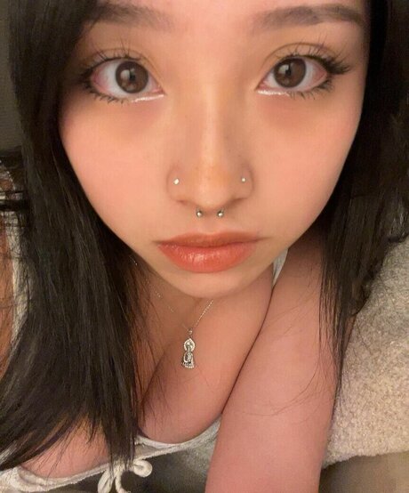 Violetngyn free model pics