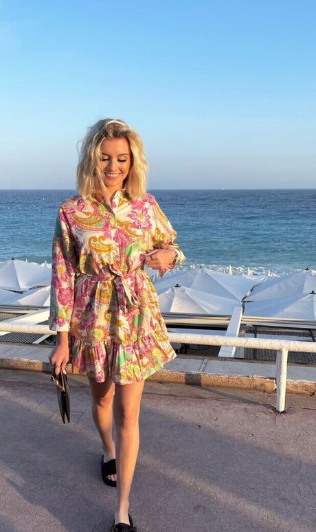 CorinaBRX model art pic