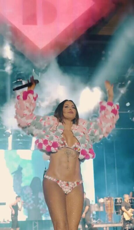 Alinne Rosa free star pictures