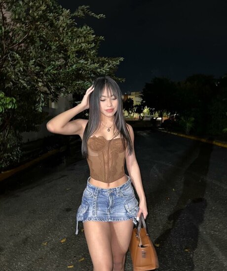 yolllbae model exclusive image