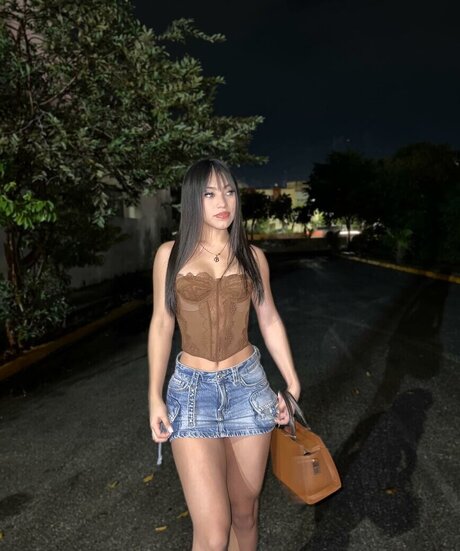 yolllbae model naked photos