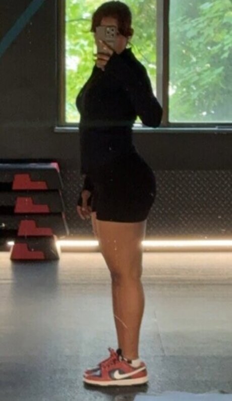 senoritasara nice actress picture