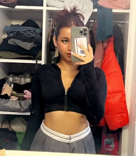 senoritasara beautiful model photos