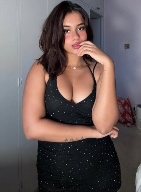 senoritasara perfect actress pics