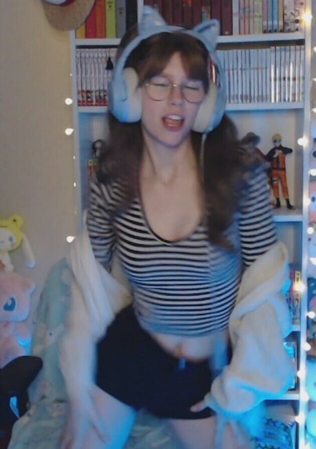 Skymi chan sexy star images