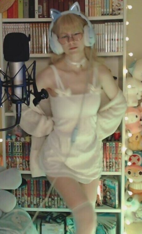 Skymi chan nude pornstar img