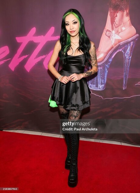 thewickedlady pornographic model photo