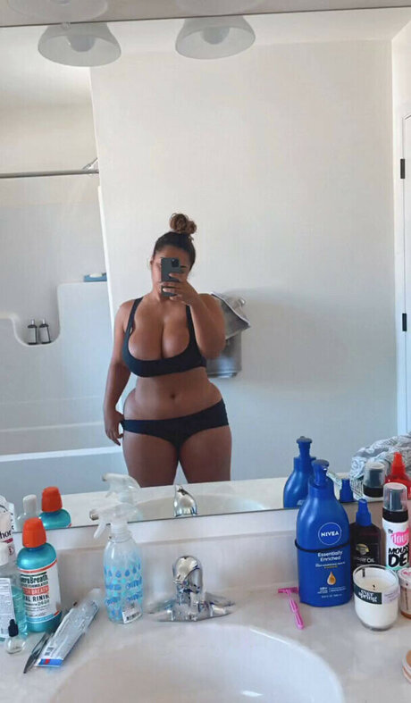 Nu ski pornstar exclusive photos