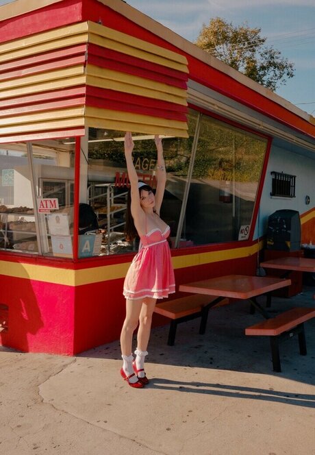 katiielady star exclusive pic