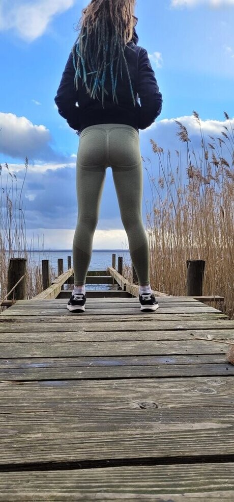 Mena Dreadfull xxx pornstar pictures