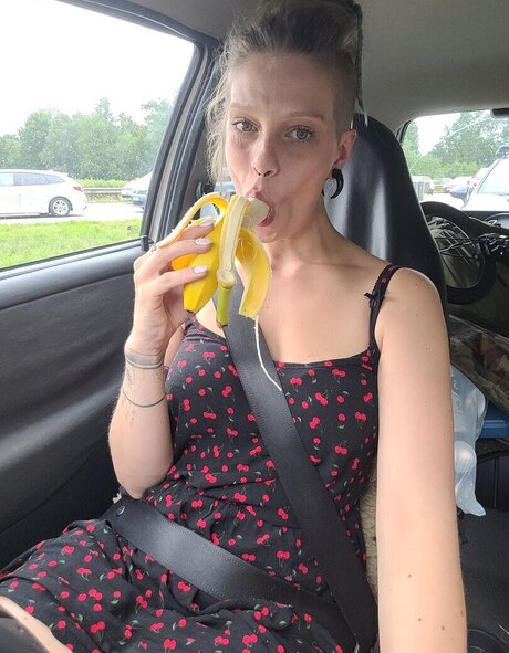 Mena Dreadfull sexy pornstar images