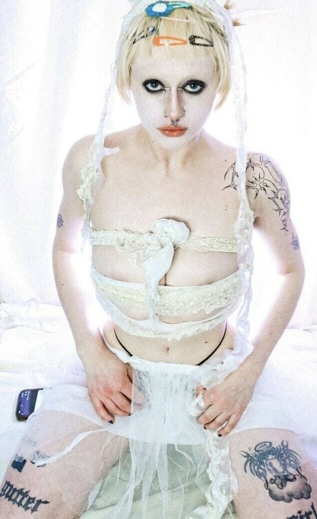 Sophie Meiers naked star images