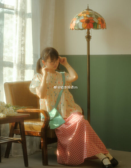 LynnLi7698 xxx pornstar gallery