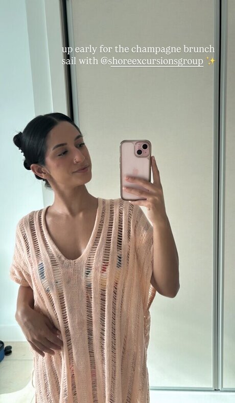 Mikaelachavezt model free picture