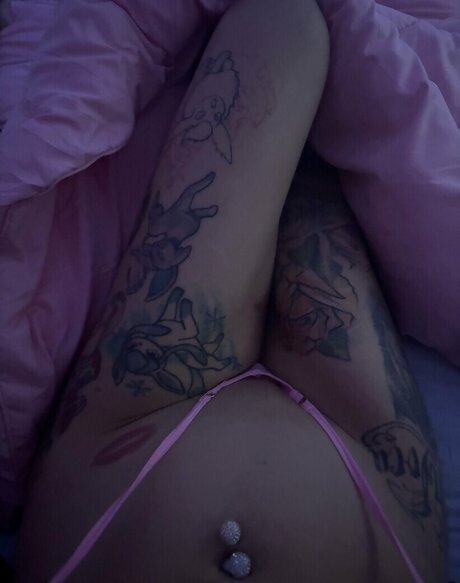 Lilly V Savage model pretty pic