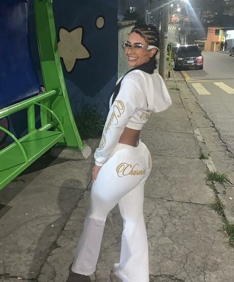 baddiejuu star art photos