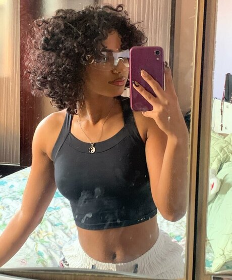 baddiejuu exclusive model image