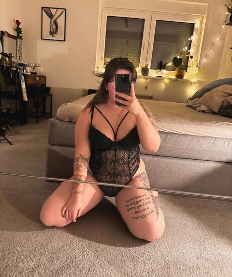 Kleinstadtvanni model free photo