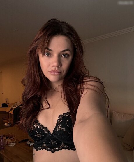 Jasmine Absolom star free img