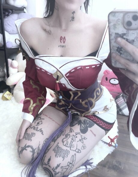 Laurinchhhe model xxx img