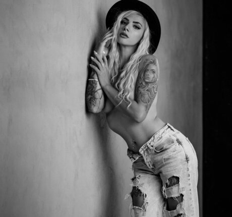 Zooee333 erotic actress images