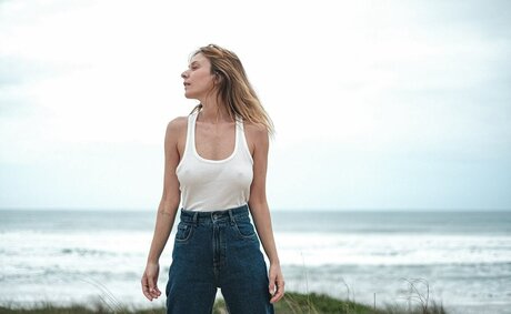 Caroline Abras model perfect img