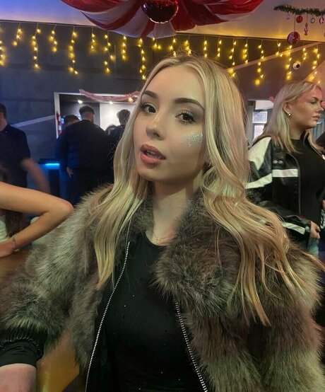 kamilalenajanicka pornographic model pictures