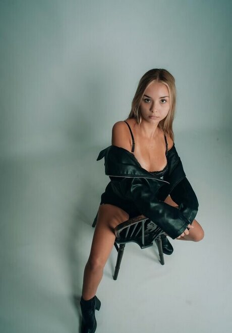 kamilalenajanicka nude pornstar img