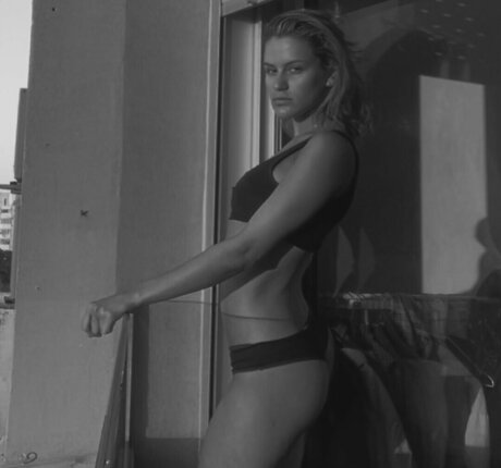 missrogb model pretty pictures