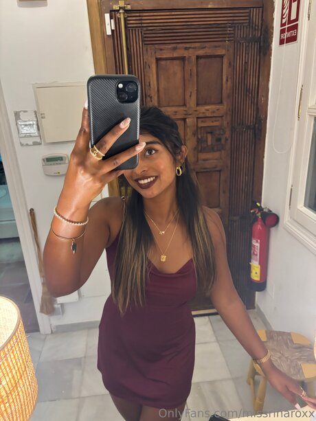 missrinaroxx pretty model img