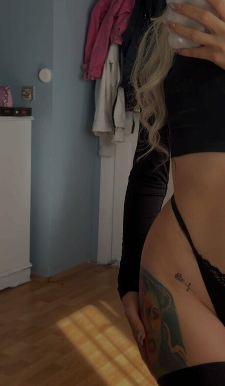 nurraacar erotic star img