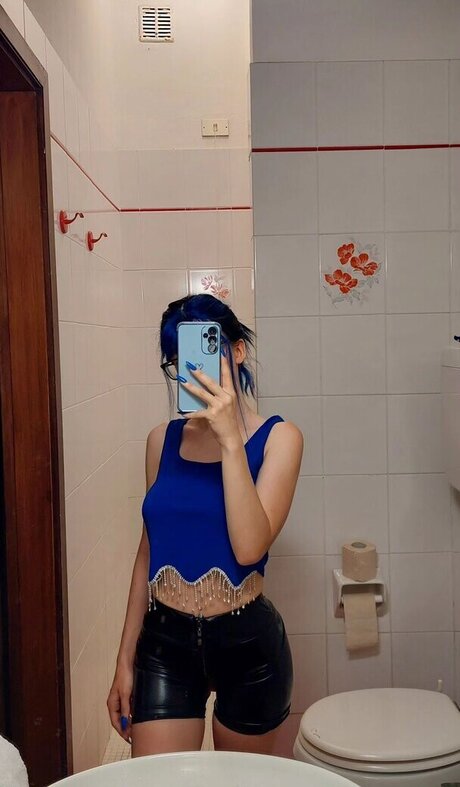 Blue mogli model naked img