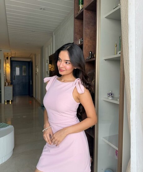 Anushka Sen beautiful pornstar gallery