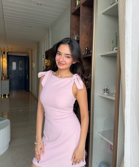 Anushka Sen sex actress images