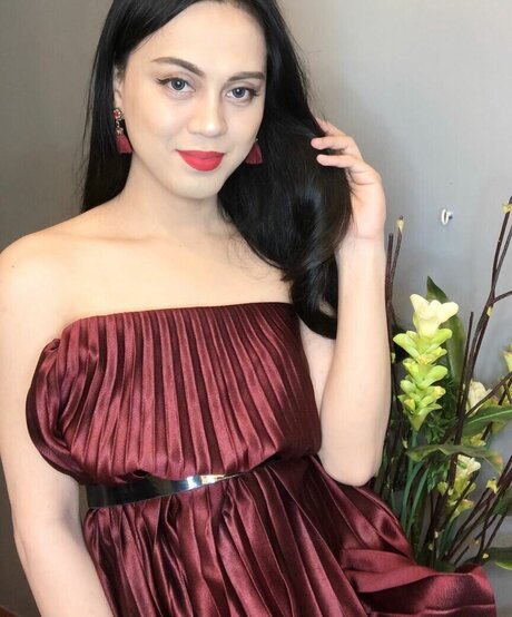 Mel Cross CD hot star image