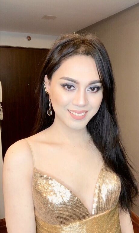 Mel Cross CD nice model gallery