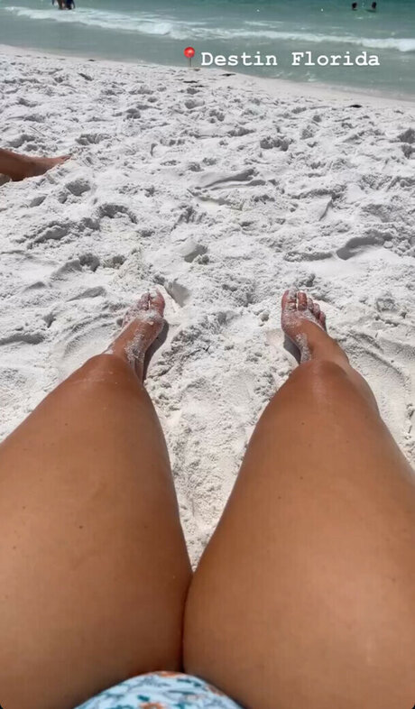 Maggie Kimberlin beautiful star pic