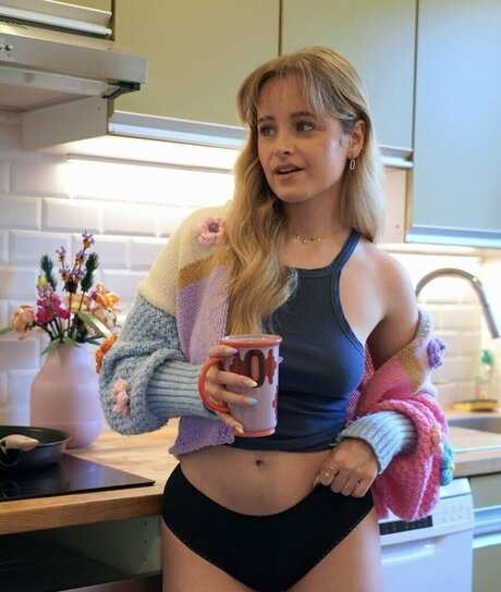 Camille LV art pornstar img