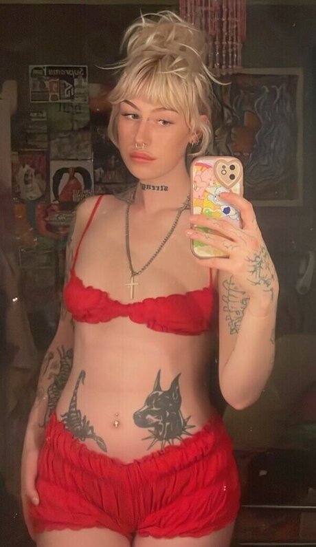 Sisterwhippy nude star photo