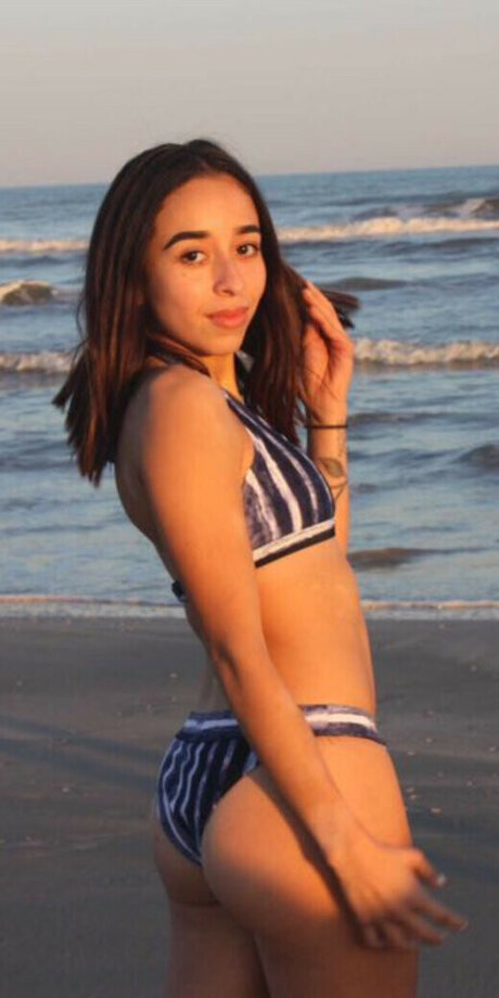 bbyaeriel pornstar naked picture