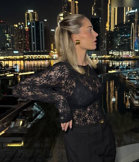 Mrs Bella high quality actress photos