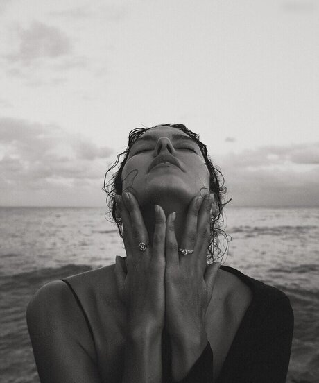 Rebecca Mir model sexy pic