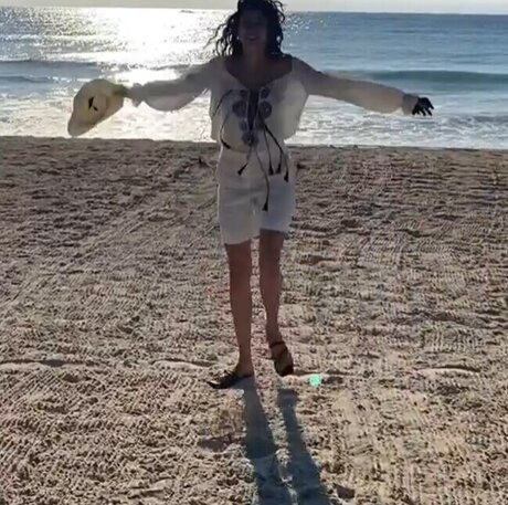 Rebecca Mir star perfect photos