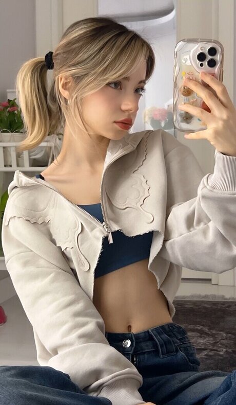 cey lazuli hot star photo