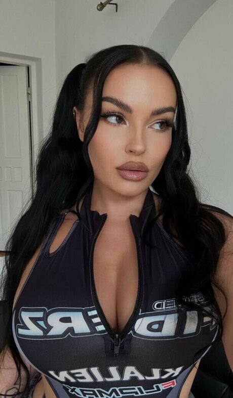 Emilia Emjeni pretty pornstar photo