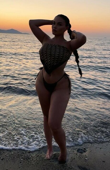 Emilia Emjeni star free photos